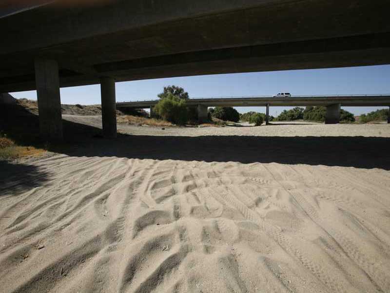San Joaquin River completely dry