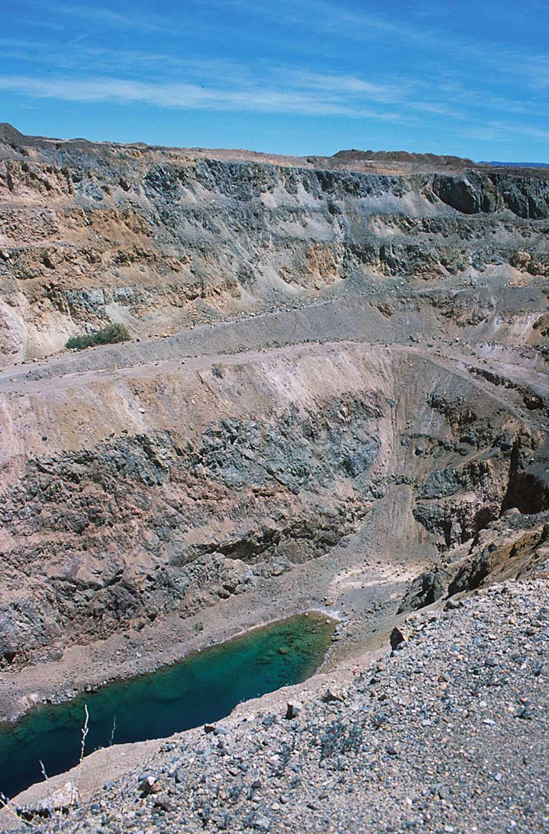 Open mining pit at Quicksilver Mine ©2001 Linda Gass